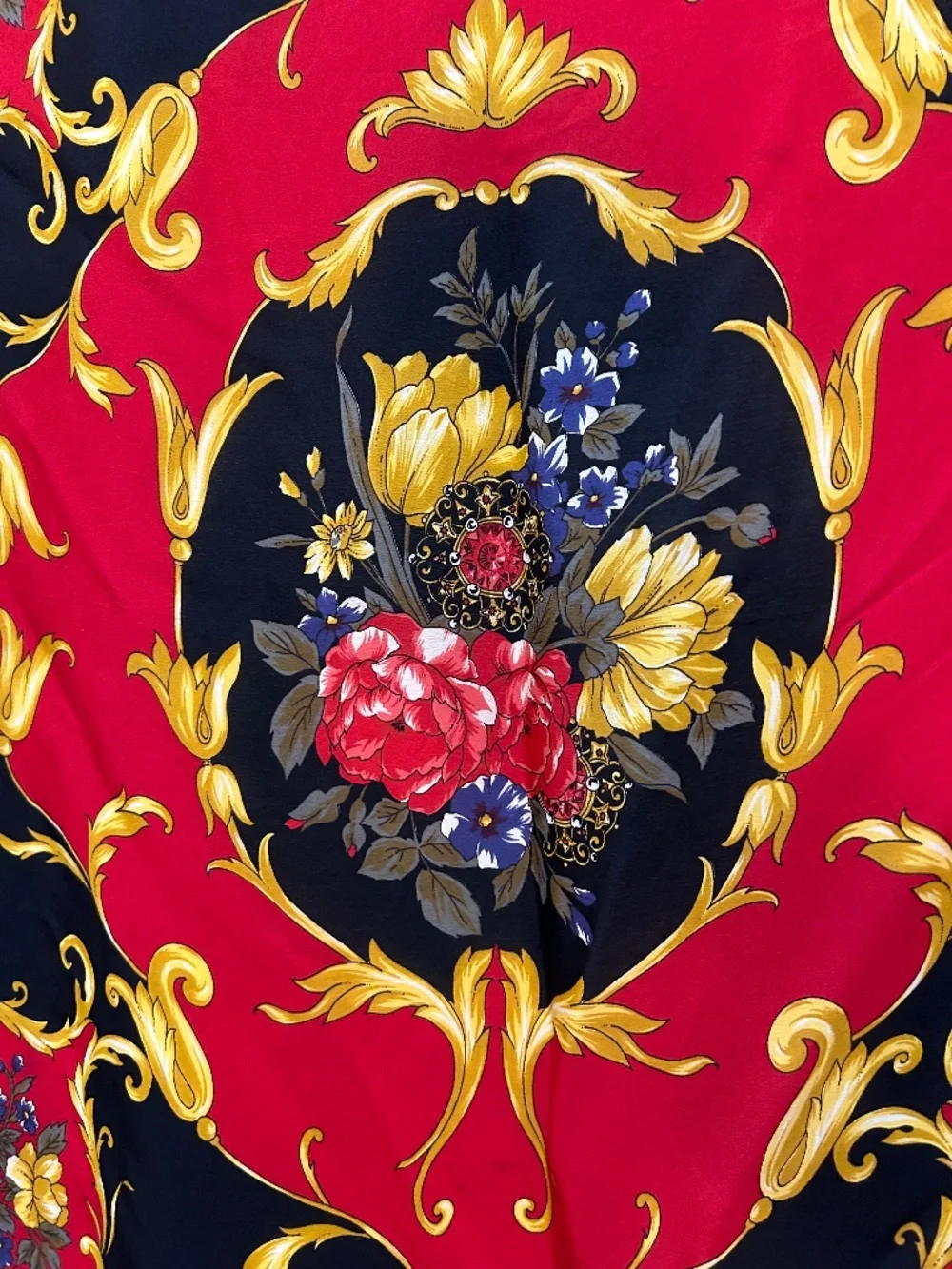 Etienne Aigner 100% silk red gold 100% silk baroque bouquet flowers scarf 34